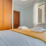 Ajuda I 3br Near Lido With Parking Appartement