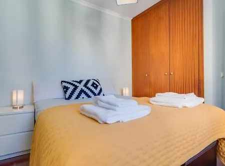 Ajuda I 3br Near Lido With Parking