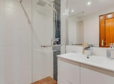 Ajuda I 3br Near Lido With Parking *