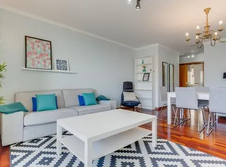 Ajuda I 3br Near Lido With Parking * Funchal (Madeira)
