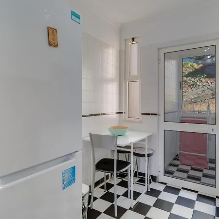 Apartment Ajuda I 3br Near Lido With Parking Funchal (Madeira)