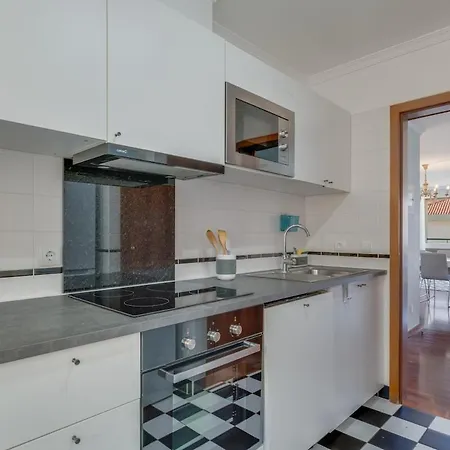 Ajuda I 3br Near Lido With Parking * Funchal (Madeira)
