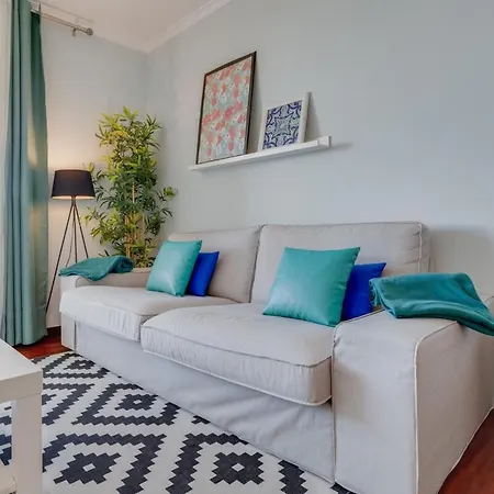 Ajuda I 3br Near Lido With Parking *