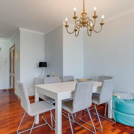Apartment Ajuda I 3br Near Lido With Parking *